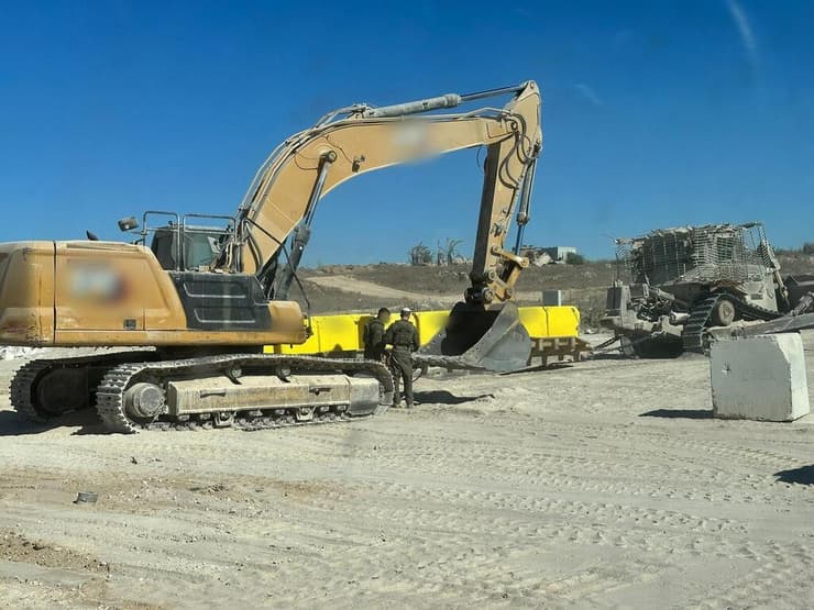 סימון הקו הצהוב ברצועה (צילום: דובר צה"ל ) תיעוד מסימון הקו הצהוב ברצועת עזה