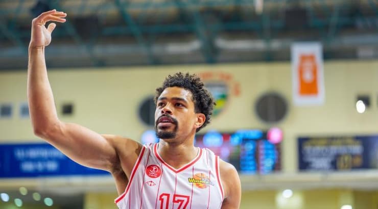 קולין מלקולם חוגג