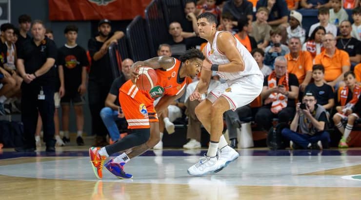 איתי שגב שומר על קווה גרנט