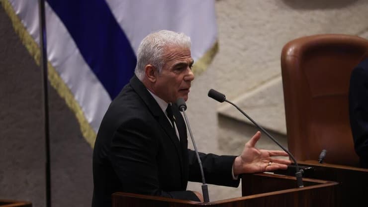 יאיר לפיד נואם בפתיחת מושב הכנסת