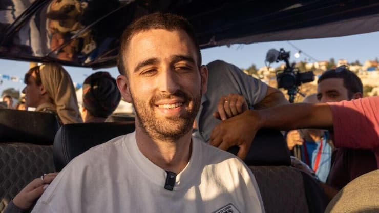 אבינתן אור בבית