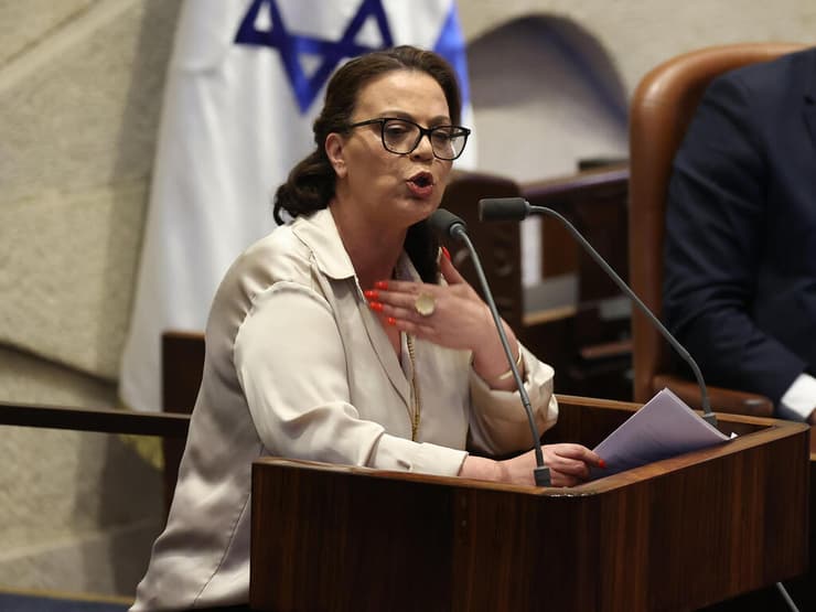 חברת הכנסת גלית דיסטל-אטבריאן, יוזמת הצעת החוק. מטרות ראויות, אך לא בכפייה (צילום: עמית שאבי) חברת הכנסת גלית דיסטל-אטבריאן