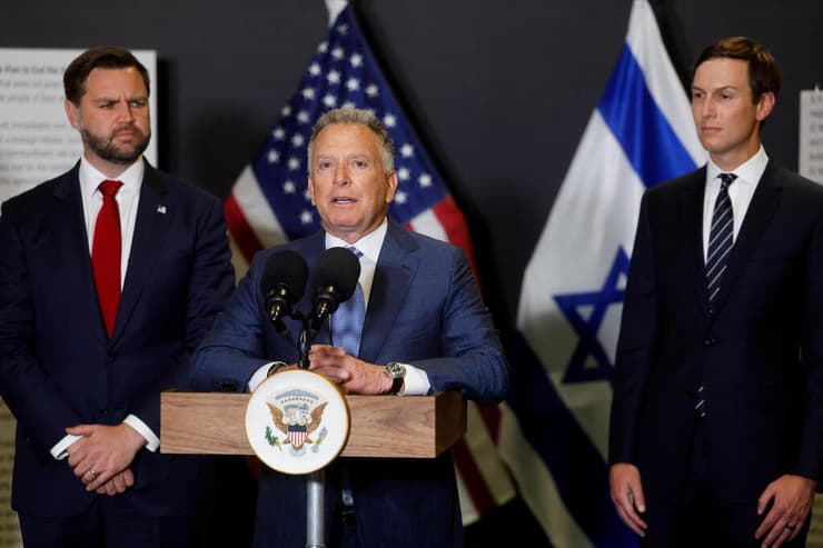 ג'יי. די. ואנס, ג'ארד קושנר וסטיב וויטקוף