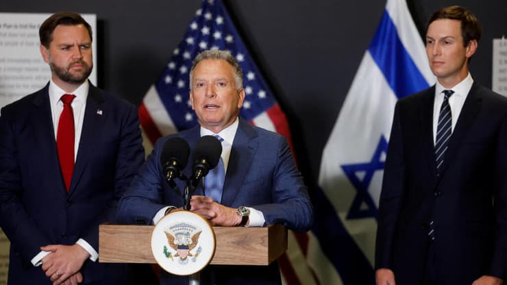 ג'יי. די. ואנס, ג'ארד קושנר וסטיב וויטקוף