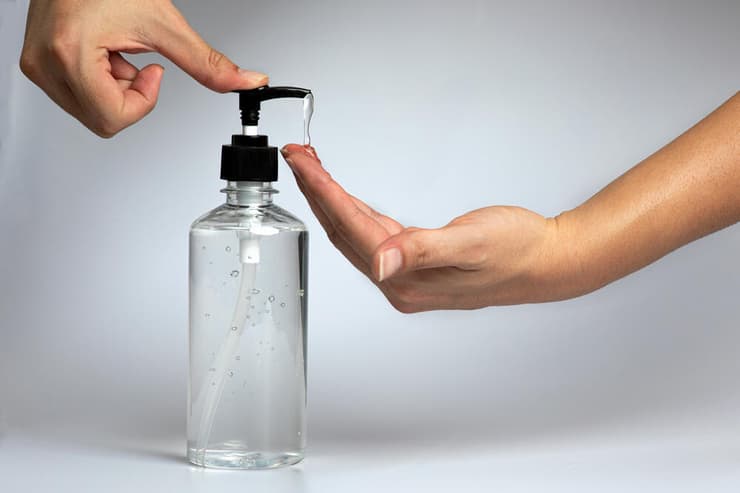 חומר החיטוי הנפוץ שהפך לפופולרי מאוד בימי מגפת הקורונה. אילוסטרציה (צילום: shutterstock) אלכוג'ל