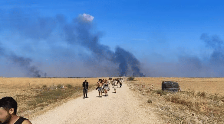 נמלטים מהטבח בפסטיבל הנובה (צילום: אלבום פרטי) נמלטים מהטבח בפסטיבל הנובה