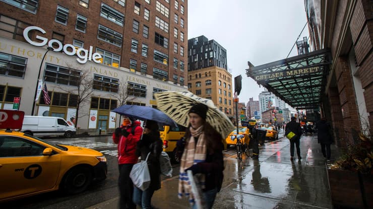 מימין: משרדי גוגל בצ'לסי