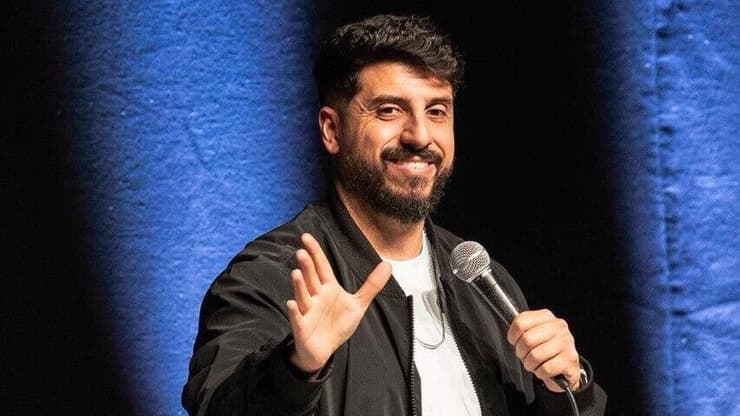 בחיים לא ייצא עם אתאיסטית, או מישהי שתזמין לו שרימפס הביתה. מתן פרץ (צילום: עמית נעים) מתן פרץ