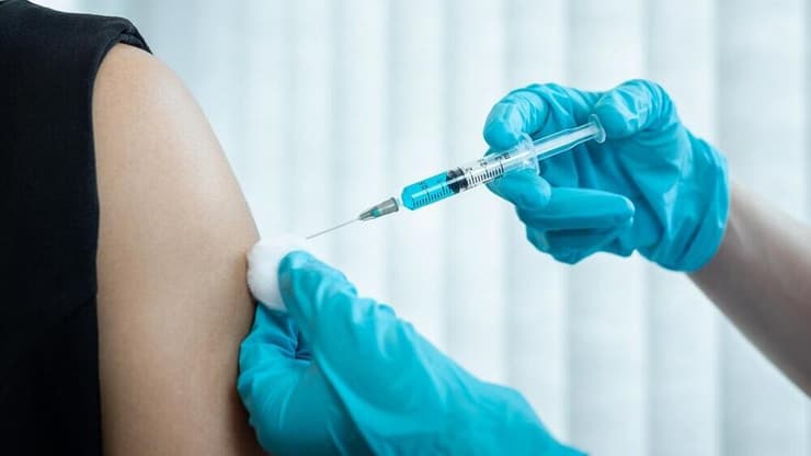 ההשפעה שלא הכרנו של חיסוני קורונה על חולי סרטן שעוברים אימונותרפיה. אילוסטרציה (צילום: shutterstock) חיסון נגד שפעת