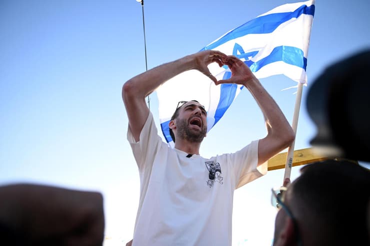 אבינתן אור בבית