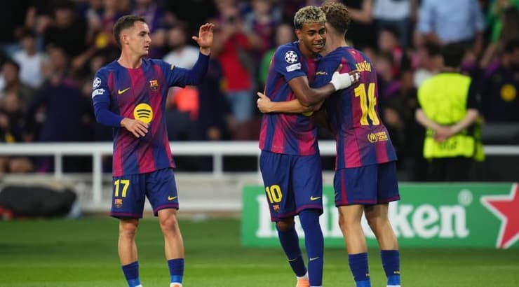 שחקני ברצלונה חוגגים