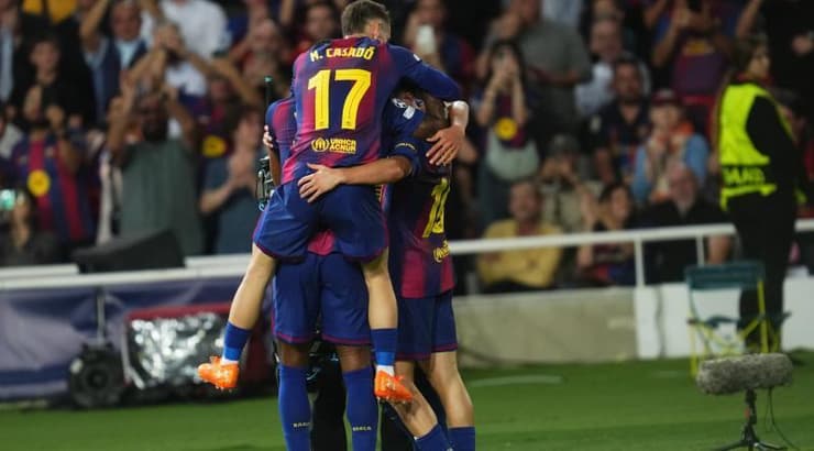 שחקני ברצלונה מאושרים