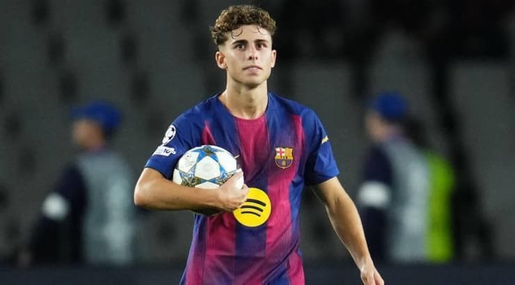 פרמין לופס לוקח את הכדור הביתה