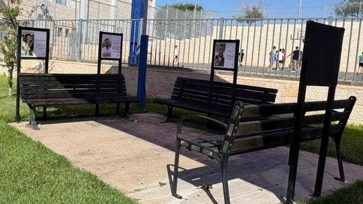 "ההנצחה הפכה לחלק מהעיר". ספסלים וחדר כושר על שם אריאל צים בתיכון "יחד" (צילום: באדיבות תיכון יחד מודיעין) פארק ספסלים וחדר כושר על שם אריאל צים ז"ל בתיכון יחד במודיעין