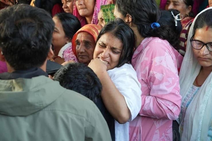 ביפין ג'ושי מובא למנוחות במחוז ילדותו בנפאל