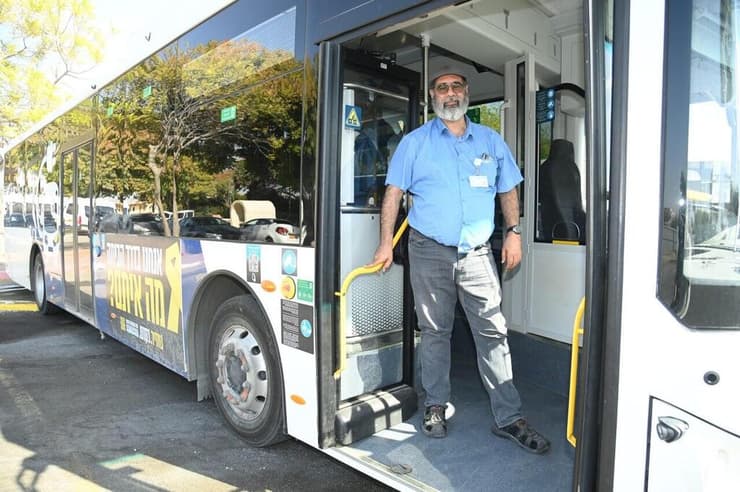 "המצב היה אחרת אם לא כל ילד היה יכול לירוק ולקלל את הנהג". עומר בן יעקב (צילום: הרצל יוסף) עומר בן יעקב, נהג אוטובוס