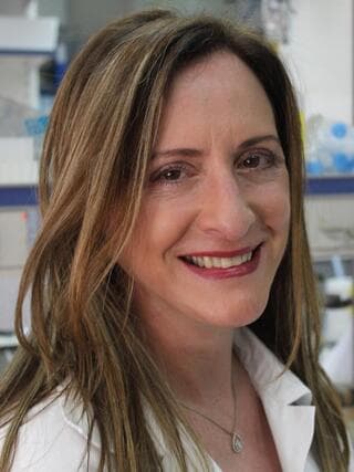 פרופ' קרן אברהם, דיקאנית הפקולטה לרפואה ודמעי הבריאות על שם גריי