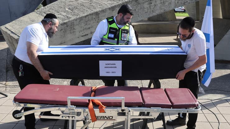 טקס פרידה מסונטיה אוק'קראסרי בנתב"ג, לפני השבת גופתו לתאילנד