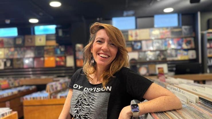 אלינורה דסקל, חוקרת מוזיקה