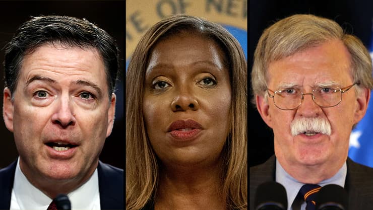 הם כבר עומדים לדין. היועץ שהפך למבקר ג'ון בולטון (ימין), התובעת הדמוקרטית מניו יורק לטישיה ג'יימס וראש ה-FBI לשעבר ג'יימס קומי (צילום: עמית שאבי, AP, gettyimages) ג'יימס קומי, לטישיה ג'יימס וג'ון בולטון