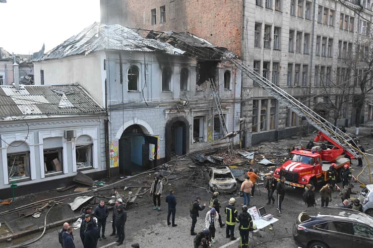 מתקפה של רוסיה על אוקראינה זירת פגיעה ב גן ילדים חרקוב