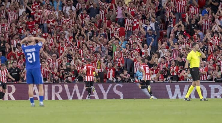 הקהל בסן מאמס בטירוף