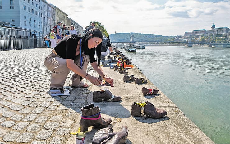 סא"ל אטיה על הדנובה. דילוג מתבקש 80 שנה אחורה (צילום: ליאור בן עמי) עדי אטיה על הדנובה
