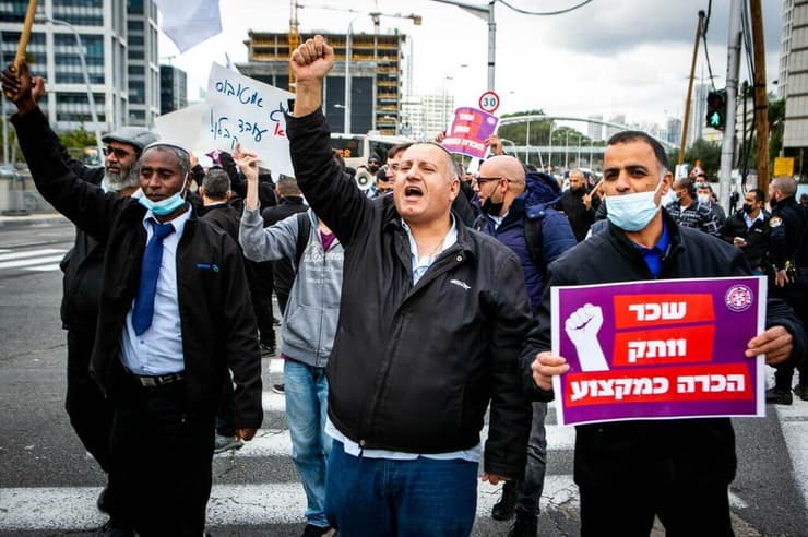 "השרה צריכה לחשב מסלול מחדש". הפגנת נהגי אוטובוס, ארכיון (צילום: טוהר לב ג'יקובסון ) מחאת נהגי האוטובוסים מול בניין הממשלה בתל אביב