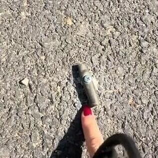 תרמיל הקלצ'ניקוב שיוסי מצא מתחת לנר הנשמה לזכרה של ליבי   