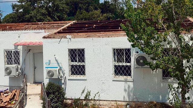 מועדונית בלי גג ביישוב ליד גבול לבנון yk14555996