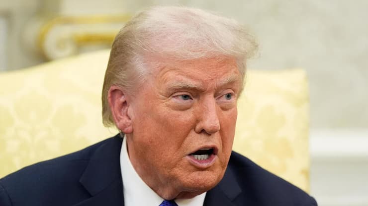 נשיא ארה"ב טראמפ במהלך מפגש עם מזכ"ל נאט"ו מארק רוטה