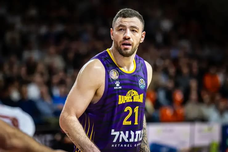 שחקן הפועל חולון נתנאל ארצי