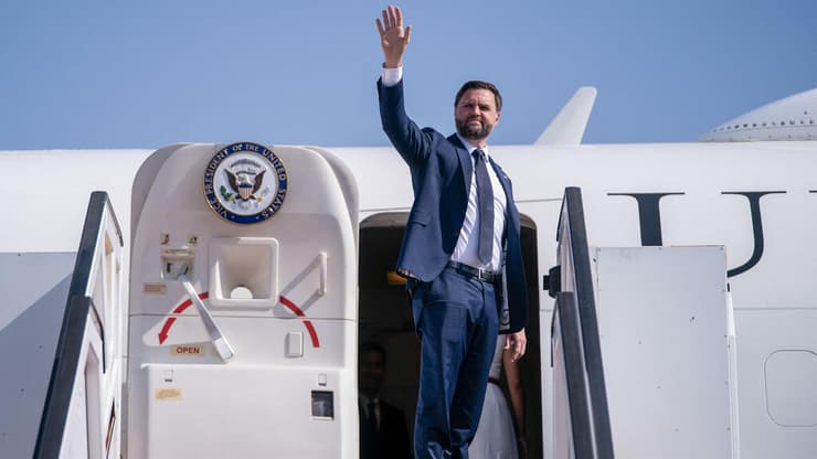 נתב"ג סגן נשיא ארה"ב ג'יי די ואנס ממריא חזרה לוושינגטון