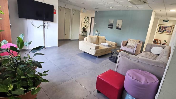 האחיות הבדואיות הוסללו לזנות מגיל צעיר. המרפאה בבאר שבע (צילום: מאיר אבן חיים) שלוחת מרפאת לוינסקי לשורדות זנות בבאר שבע