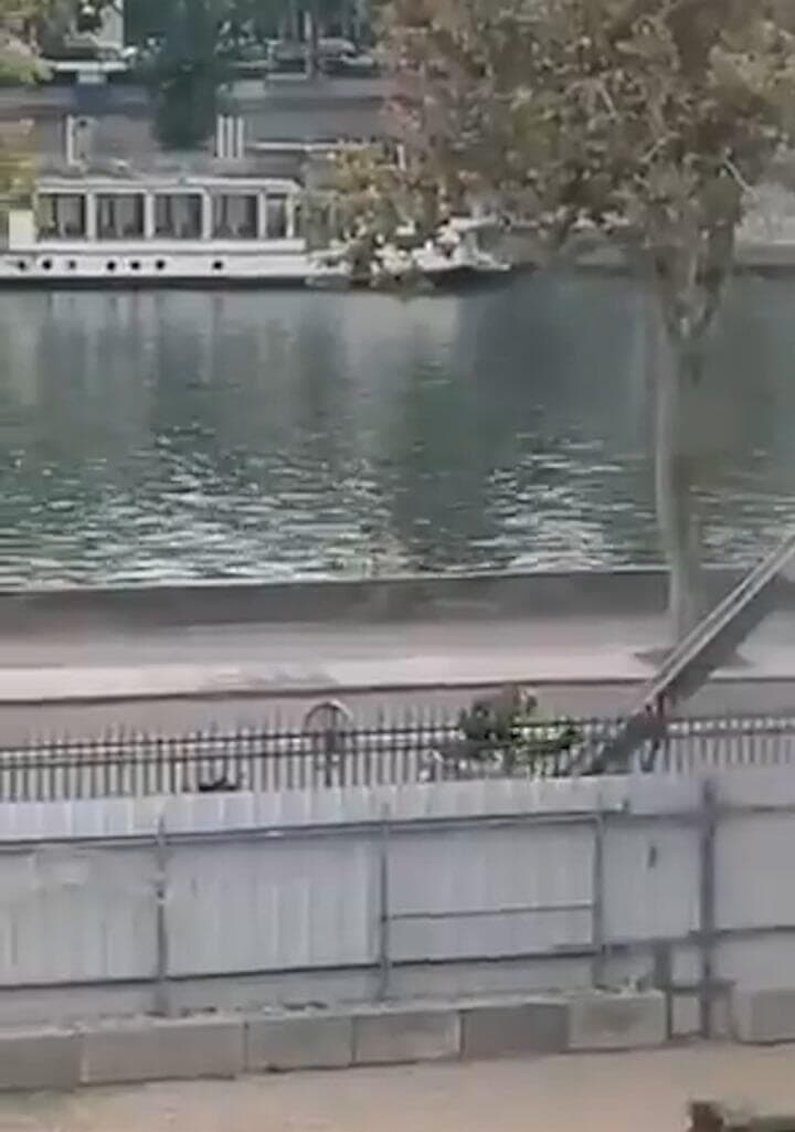 תיעוד בריחה של שודדים שביצעו שוד מ הלובר לובר פריז צרפת