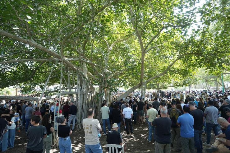 צילום: תומר שונם הלוי טקס הספדים לזכר תמיר אדר לפני הלווייתו