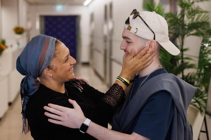 צילום: זיו קורן בר קופרשטיין, שורד השבי, בביה"ח תל השומר