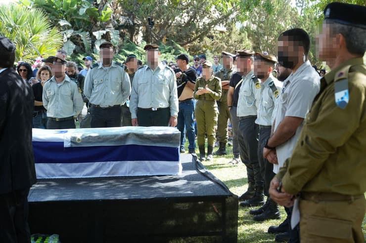 צילום: תומר שונם הלוי טקס הספדים לזכר תמיר אדר לפני הלווייתו