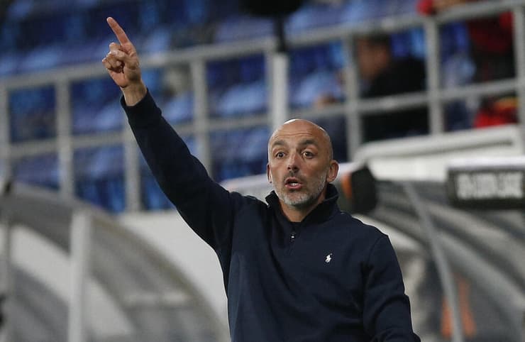 "היינו חייבים להבקיע". לאזטיץ' (צילום: AP Photo/Darko Vojinovic) מכבי ת"א ז'רקו לאזטיץ' מיטיולן