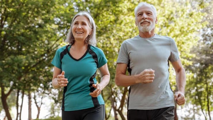 מערכת חיסון מאוזנת היא הבסיס להזדקנות בריאה (צילום: shutterstock) איכות חיים בגיל השלישי הזדקנות בריאה