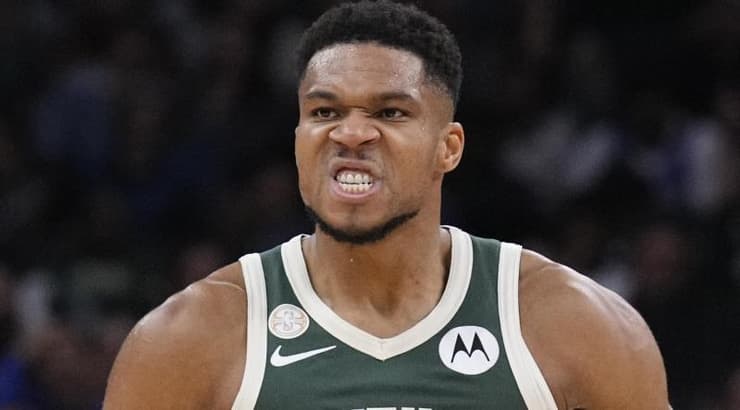 יאניס אנטטוקומפו