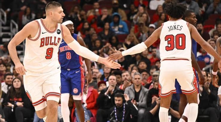 ווצ'ביץ' וטרה ג'ונס חוגגים