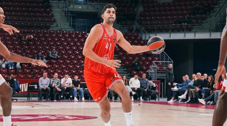 תומר גינת (הפועל "IBI" תל אביב) תומר גינת