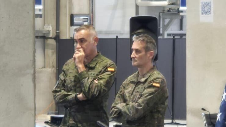 חיילים ספרדים במפקדה (צילום: איתמר אייכנר) חיילים גרמנים במפקדה