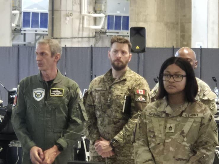 ביקור במפקדה האמריקאית CMCC (צילום: איתמר אייכנר) ביקור במפקדה האמריקאית CMCC