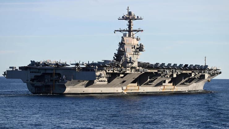 בדרך לקריביים. נושאת המטוסים "ג'רלד פורד" (צילום: Jonathan KLEIN / AFP) נושאת המטוסים האמריקנית "ג'רלד פורד" במהלך תרגיל של נאט"ו