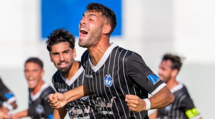 בן יחזקאל מאושר (רועי כפיר) בן יחזקאל מאושר