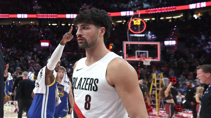 שחקן פורטלנד טרייל בלייזרס דני אבדיה עם טיאגו ספליטר