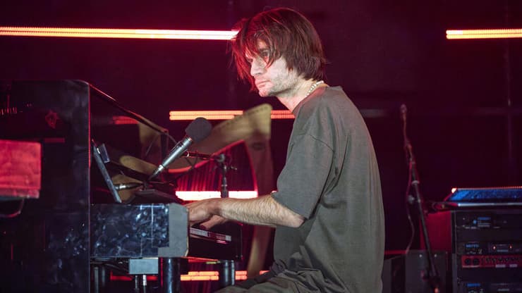 ג'וני גרינווד (צילום: Rob Grabowski/Invision/AP) ג'וני גרינווד