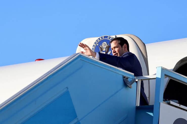 רוביו. ההכרעה כנראה תידחה לאחרי שיגיע (צילום: Fadel Senna/Pool via REUTERS) מזכיר המדינה האמריקני, מרקו רוביו, עוזב את ישראל